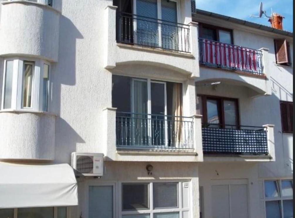 Olivia, Seaside Apartment In Medulin, Croatia Exteriör bild